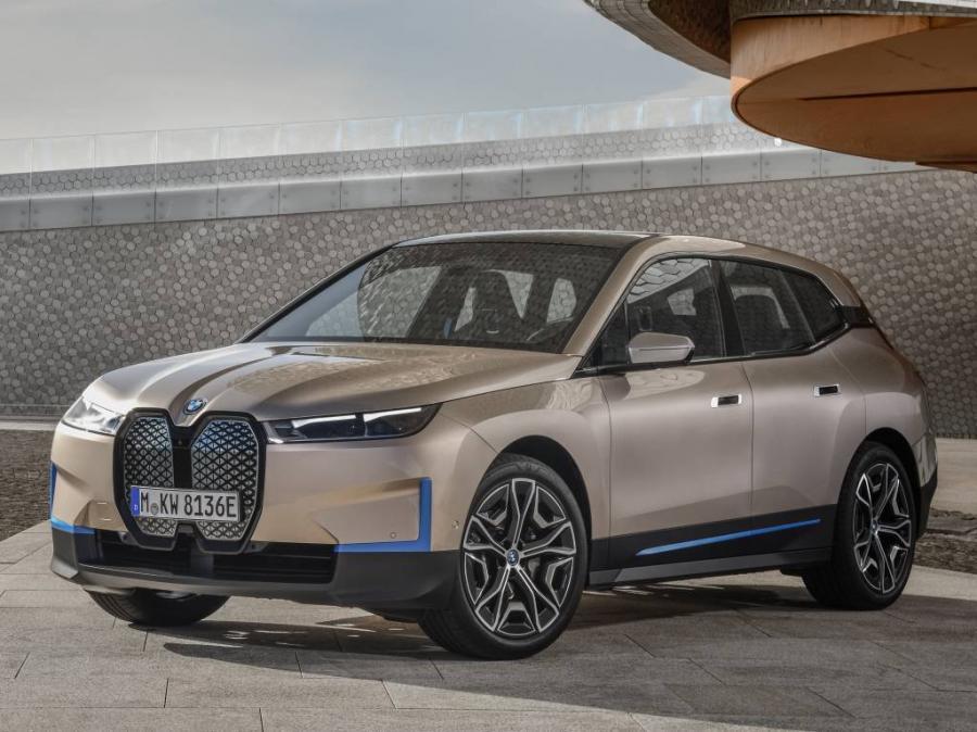 Электро-SUV BMW iX 2021